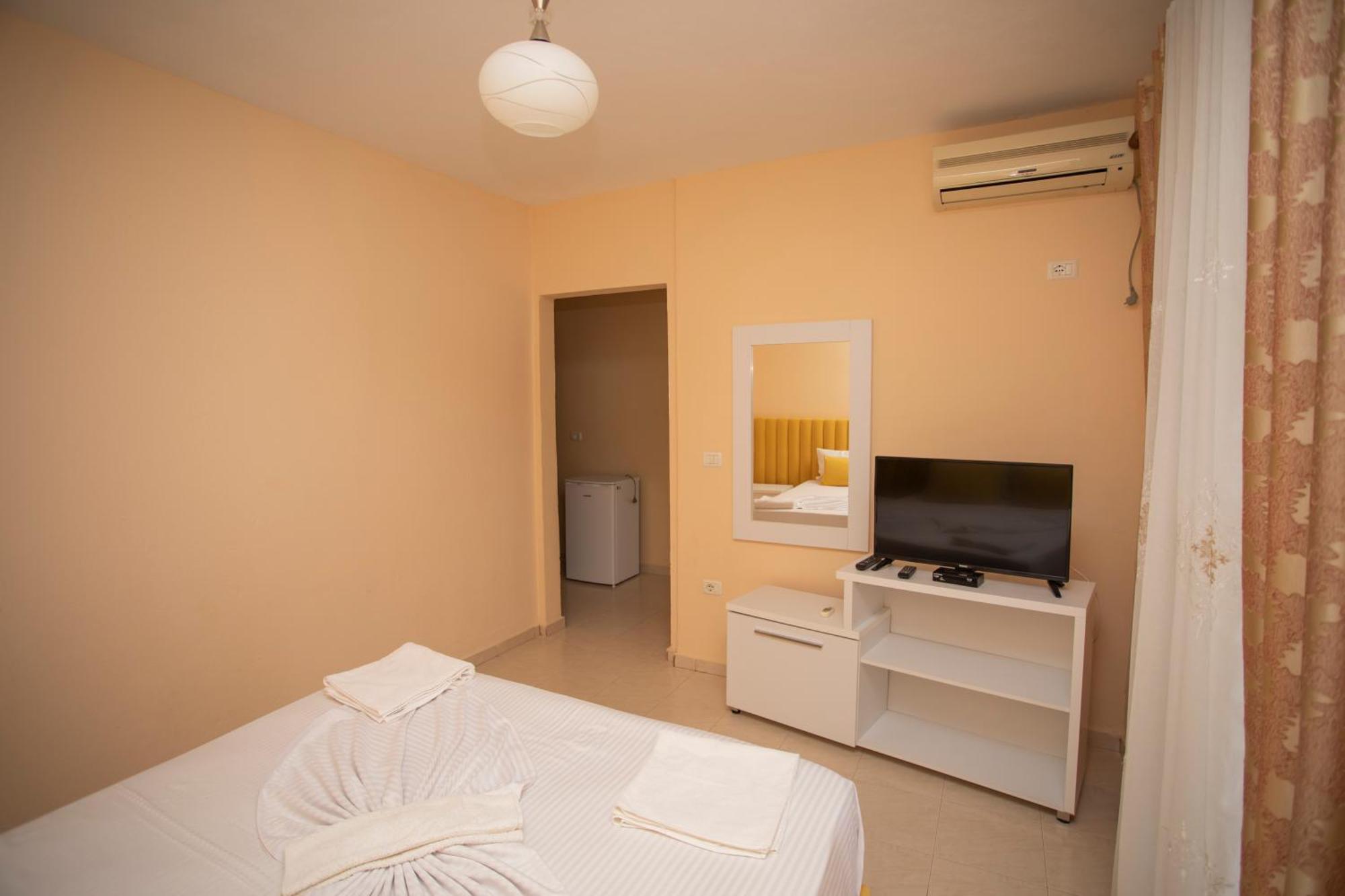 Hotel Sunrise Golem  Εξωτερικό φωτογραφία